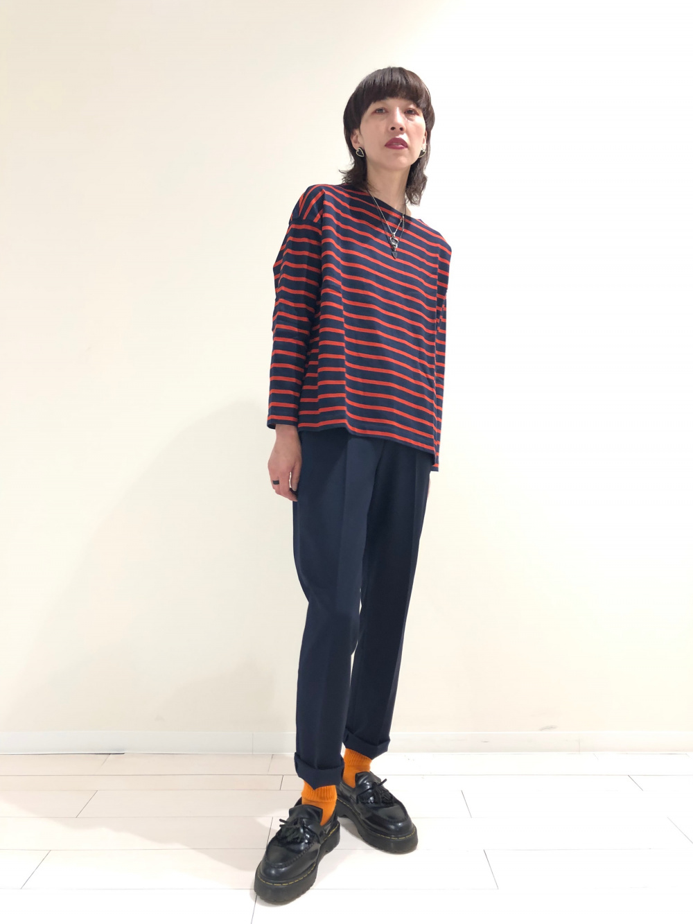 感動パンツ（ストレート・丈標準70～72cm）セットアップ可能」の着用