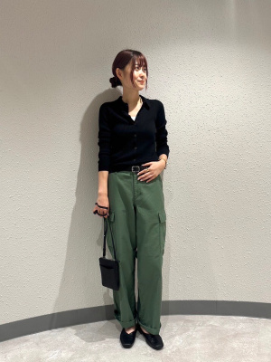 ユニクロ公式 | ワイドストレートカーゴパンツ