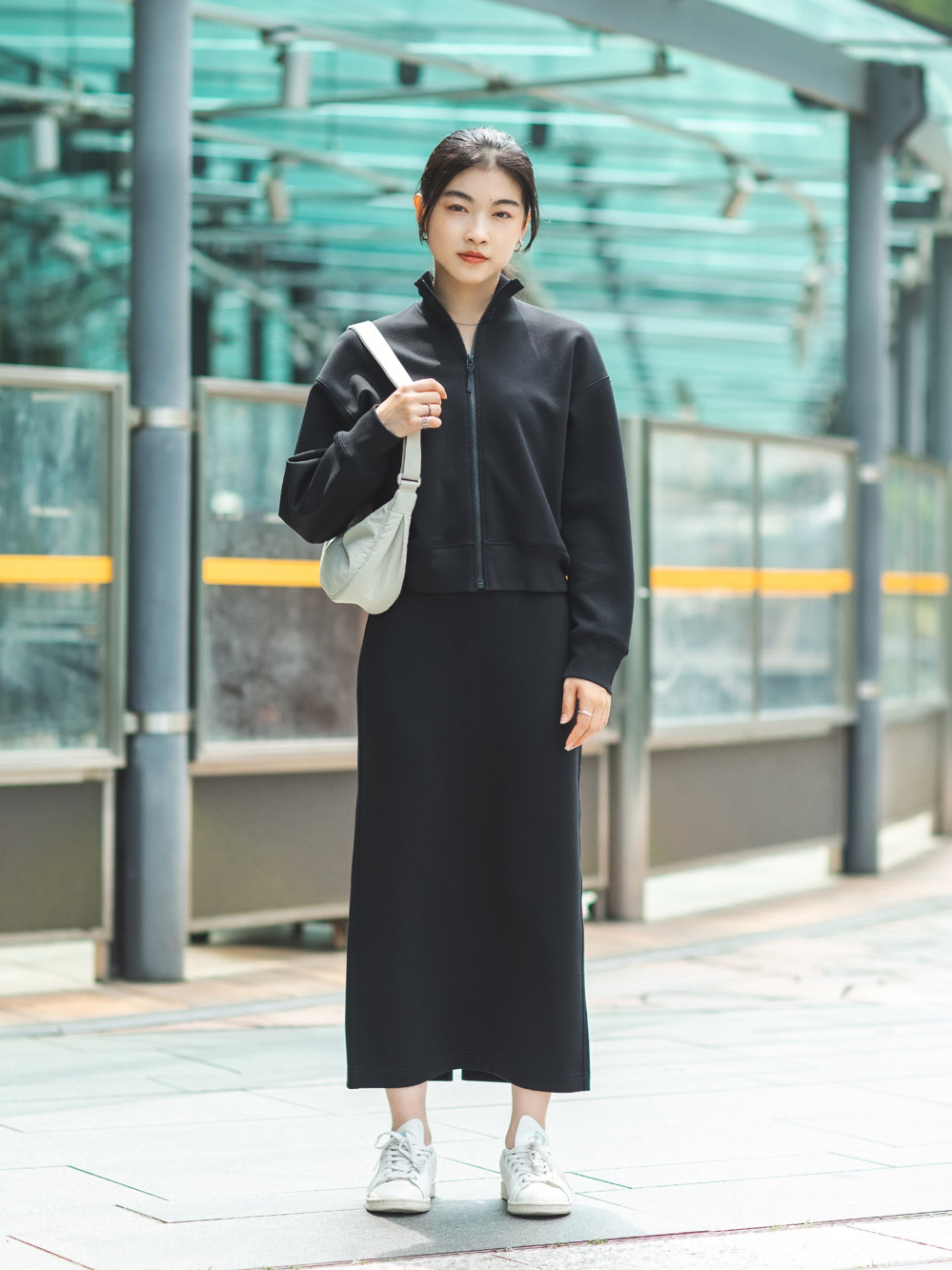 UNIQLO＋j ドライスウェット　セットアップ　ホワイトorブラック ドライスウェットリラックスブルゾン（セットアップ可能）、ワイヤレス