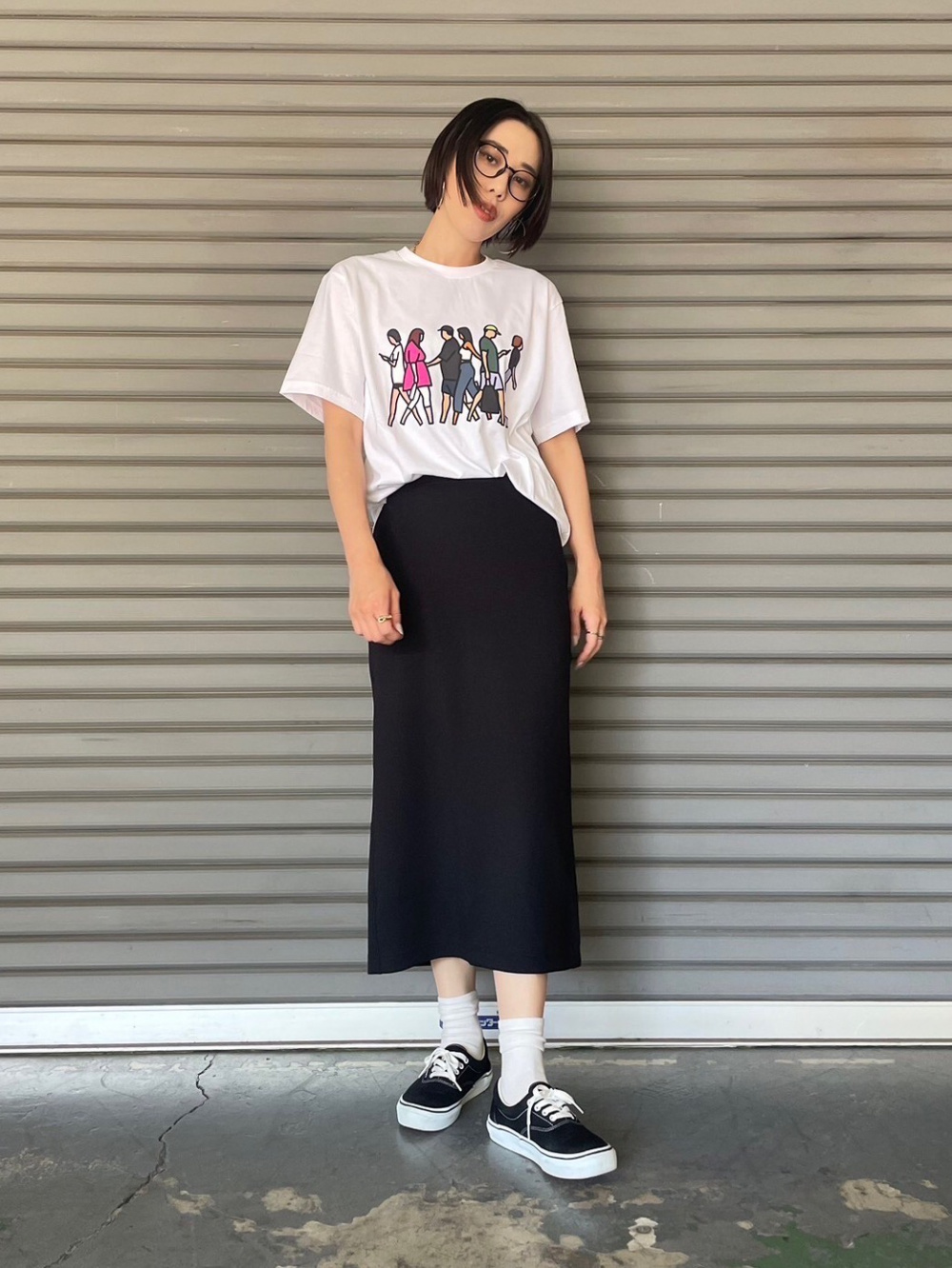 GIRLS デニムジャンパースカート、PEACE FOR ALL グラフィックTシャツ