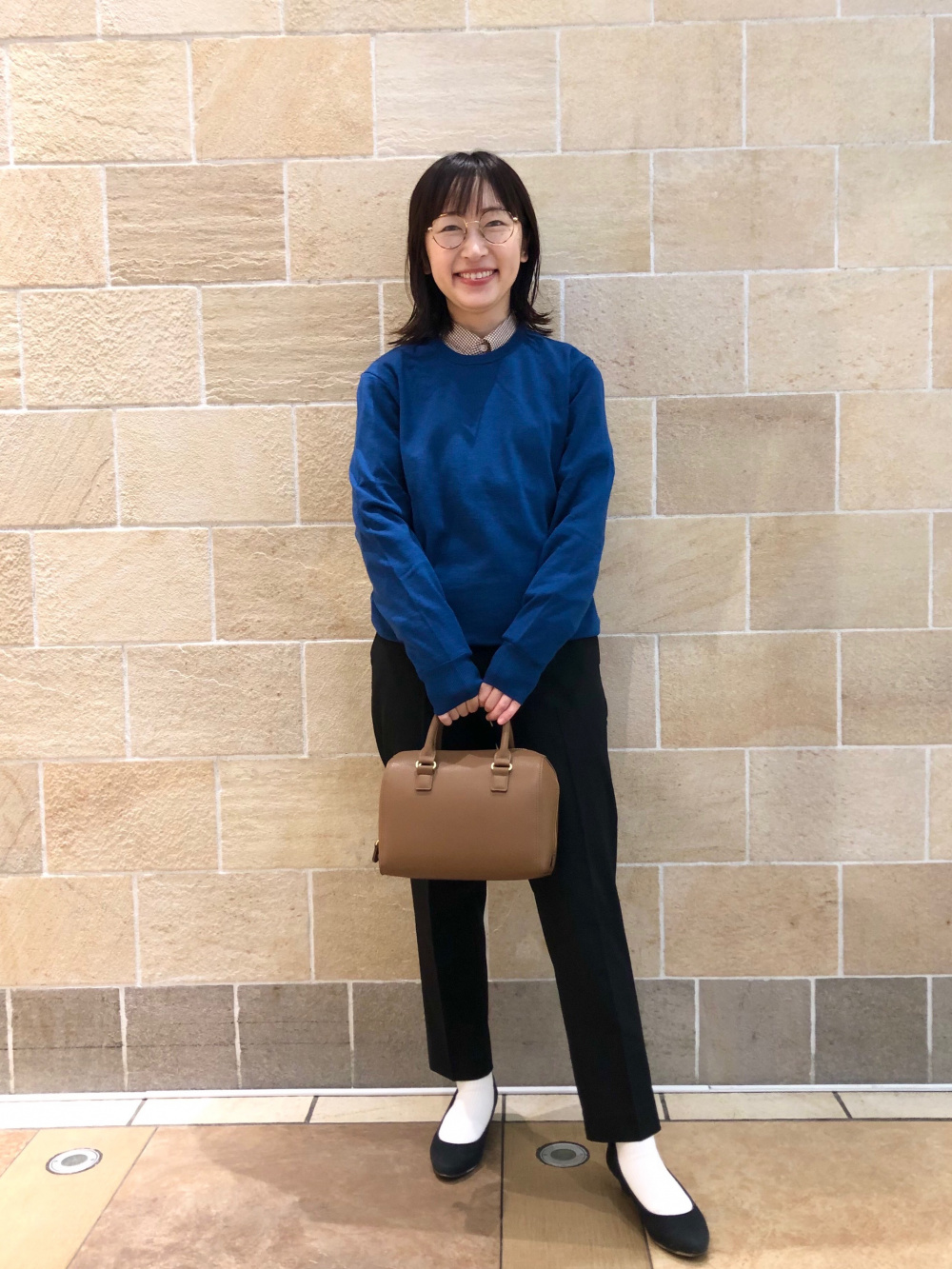 UNIQLO ネイビー ボストンバッグ タックワイドパンツ（丈標準68～70cm）、レザータッチ2WAYボストン