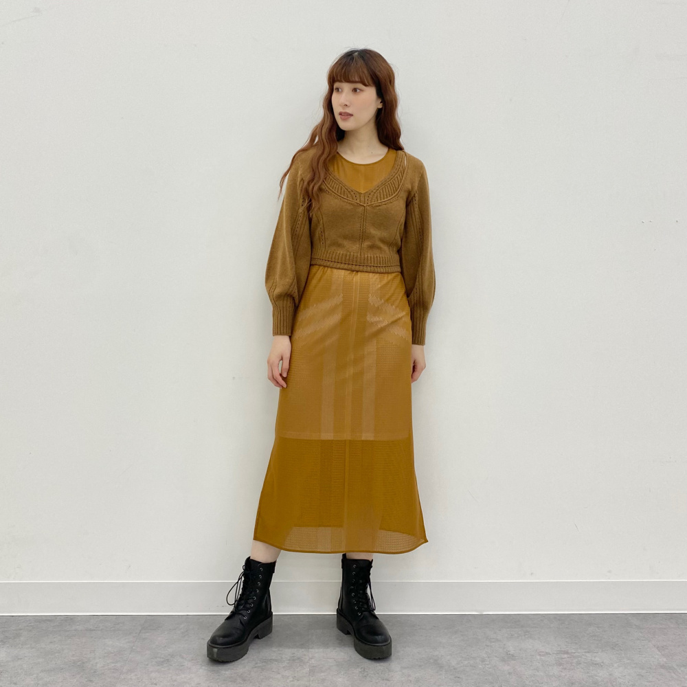 メッシュマキシワンピース（ノースリーブ）、3Dリブニットブラ」の着用