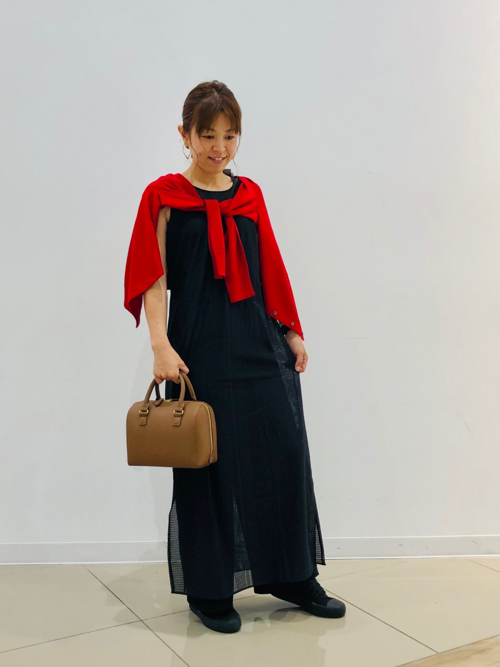 プリーツワンピース（半袖）セットアップ可能、UVカットⅤネックロング  