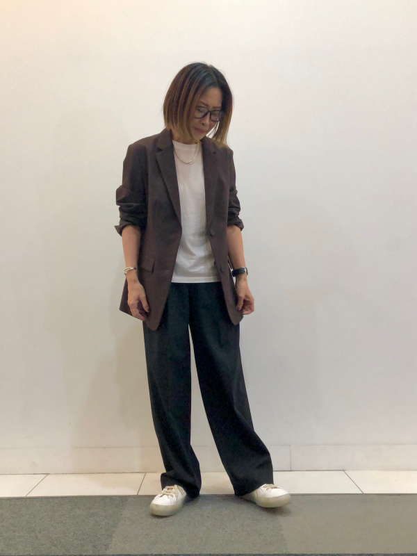 テーラードジャケット セットアップ可能、タックワイドパンツの