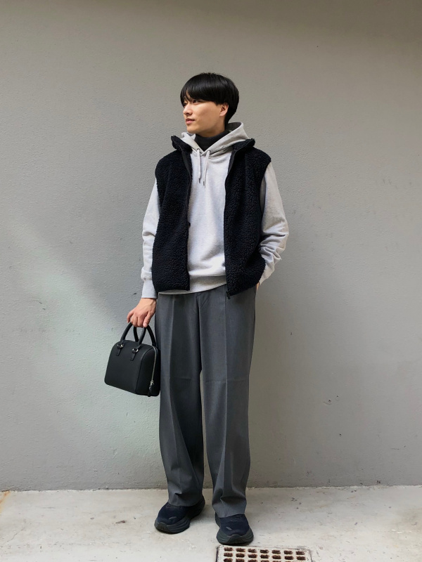 リラックスフィットVネックTシャツ（半袖）、感動ジャケット