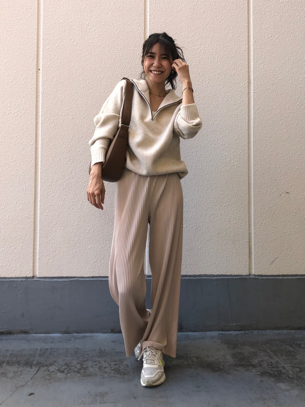 スフレヤーンハーフジップセーター、プリーツストレートパンツ（丈標準 