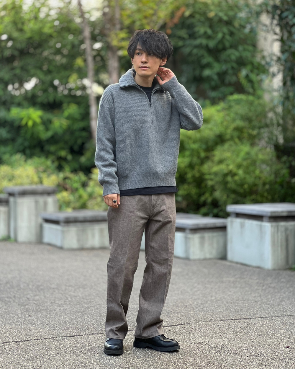 プレミアムラムハーフジップセーター（長袖）」の着用コーディネート