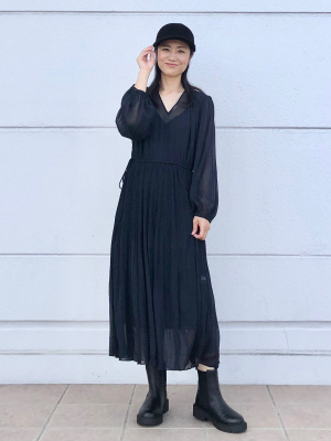 【良品】自由区　シフォンプリーツワンピース　38 M フォーマル　ネイビー　紺 良品】自由区 シフォンプリーツワンピース 38 M フォーマル