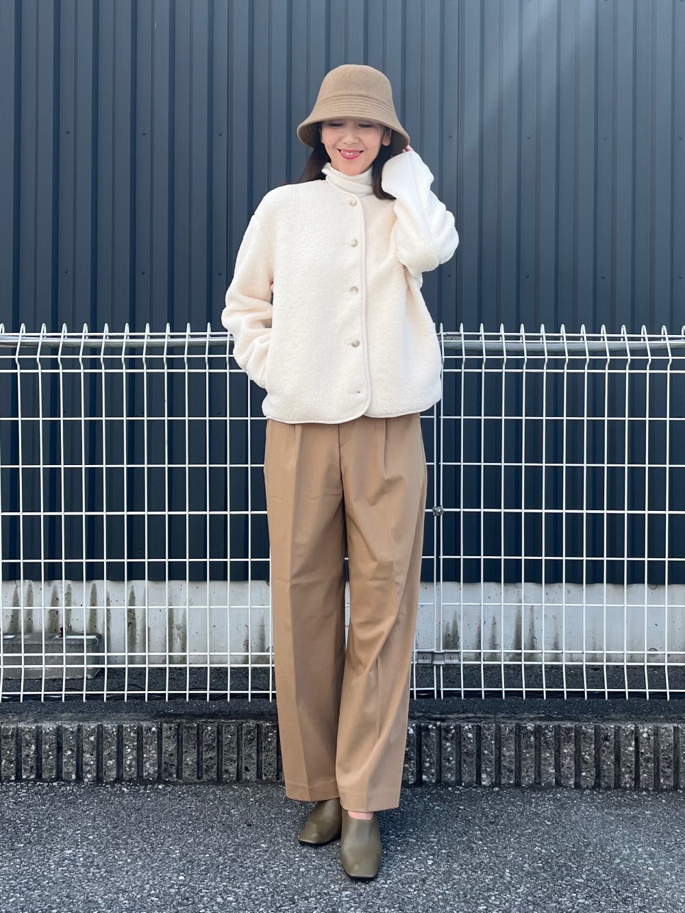 ポインテールクルーネックカーディガン（長袖）、デニムタックワイド