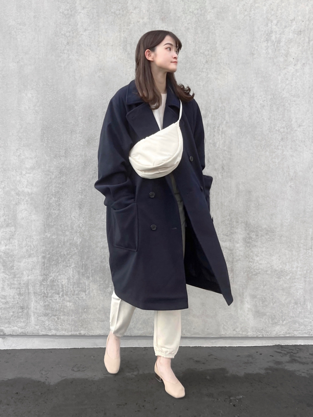 コーデュロイクロップドジャケット、スウェットパンツ（丈標準64～66cm