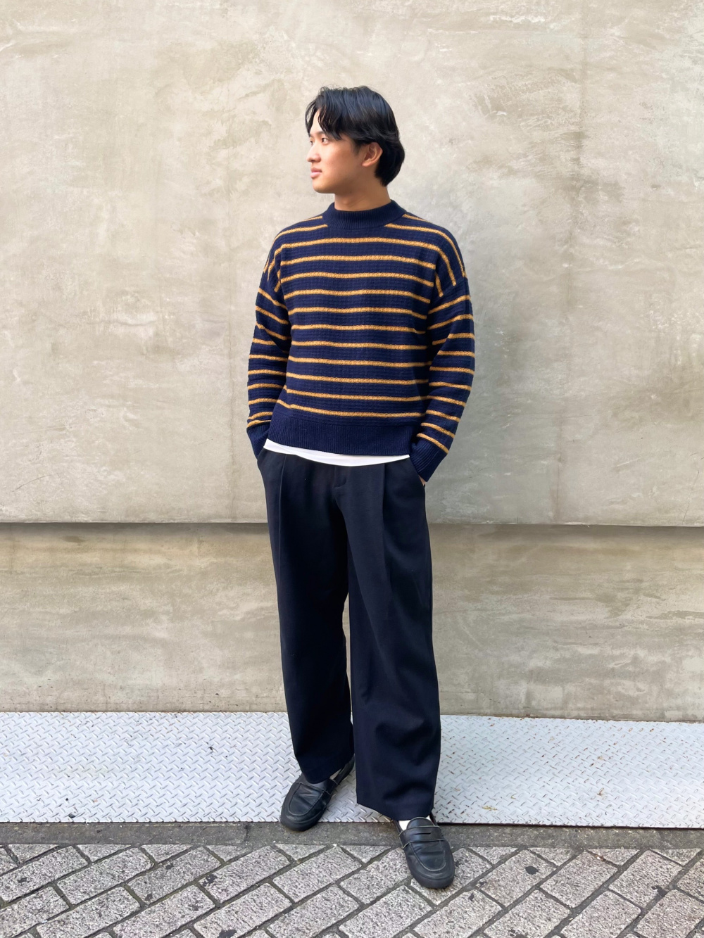 ブラッシュドジャージータックワイドパンツ（丈標準70～72cm）」の着用