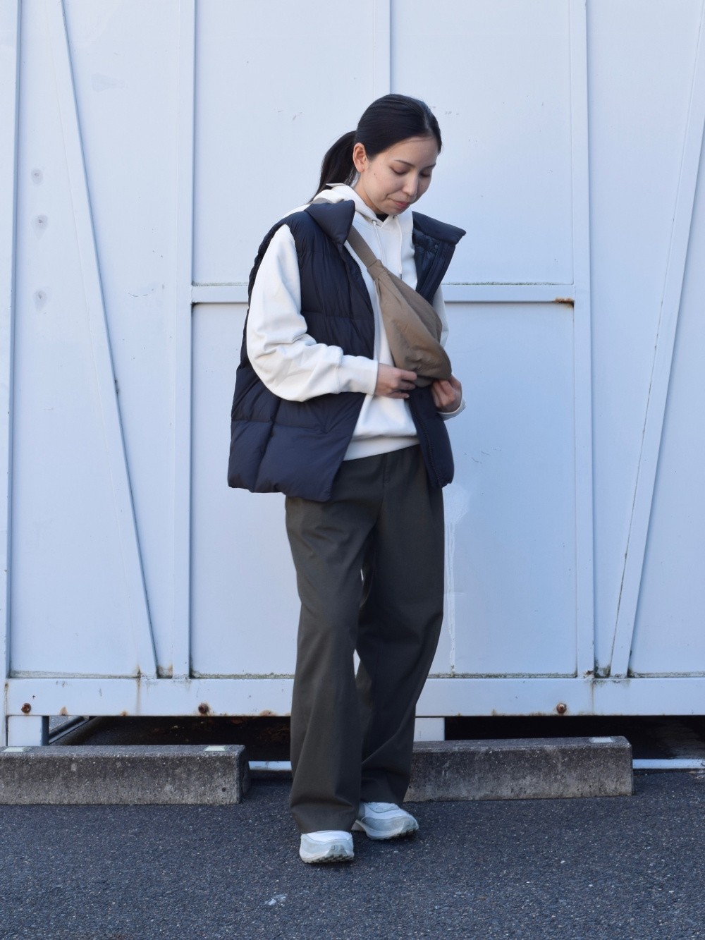 美品　UNIQLO ユニクロパウダーソフトダウンベストブラック　XLサイズ スウェットプルパーカ、パウダーソフトダウンベスト（NANODESIGN