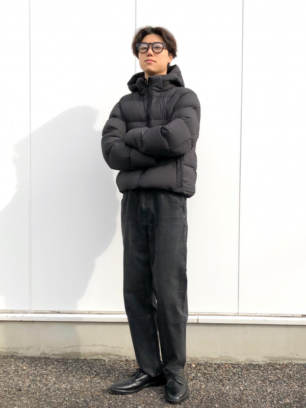 パウダーソフトダウンジャケット BLACK パウダーソフトダウンジャケット(NANODESIGN)、ワイドフィットジーンズ