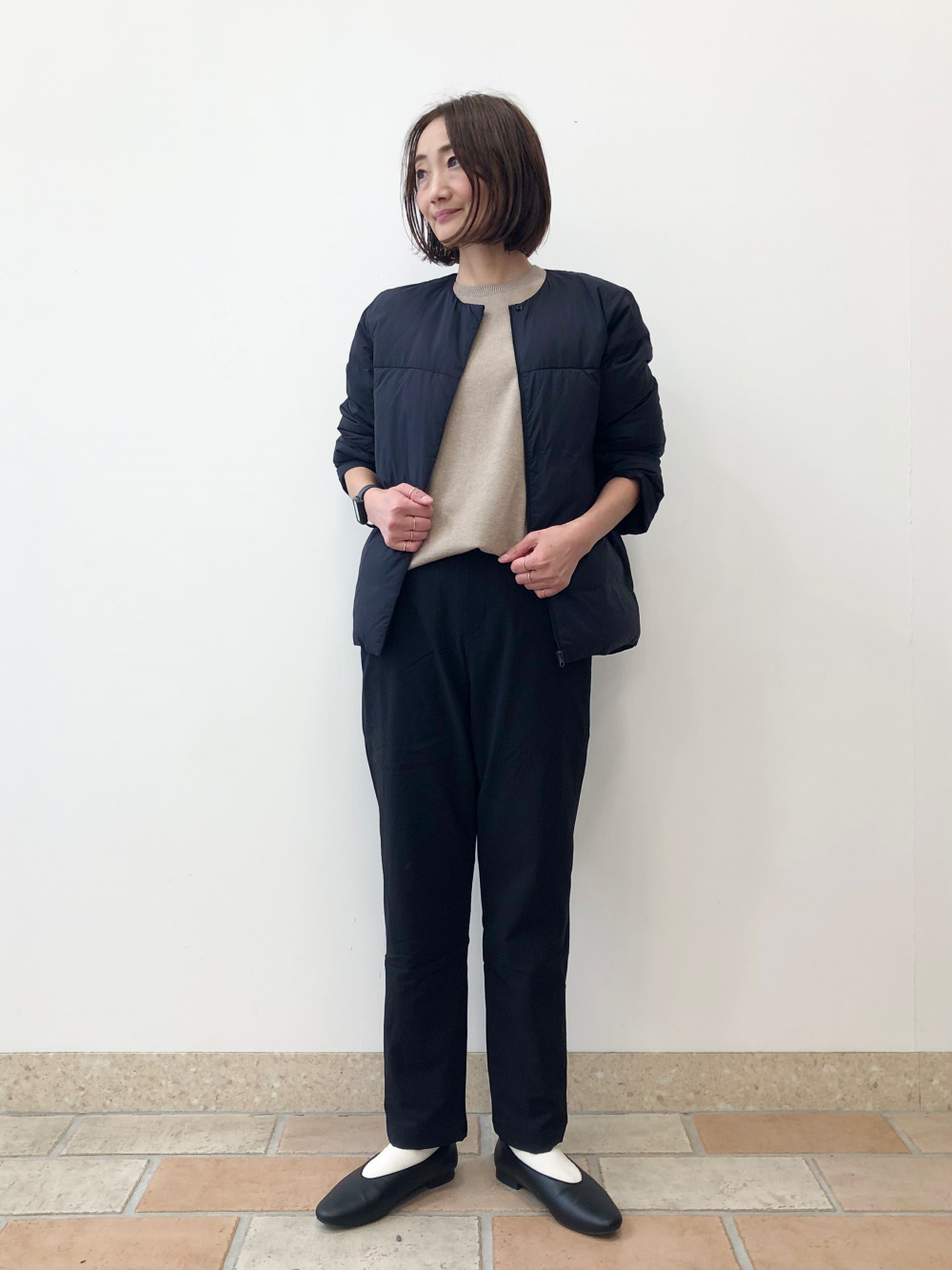 シームレスダウンロングコート、カシミヤモックネックセーター（長袖