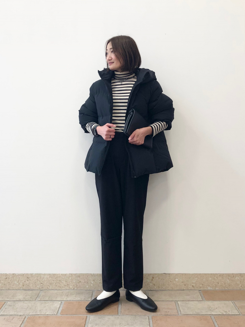 シームレスダウンロングコート、カシミヤモックネックセーター（長袖