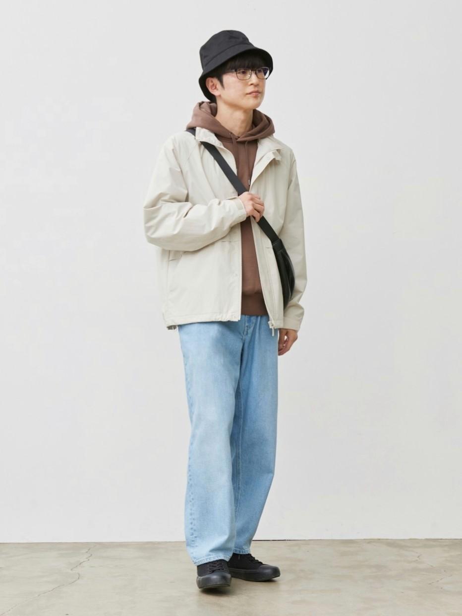 スウェットプルパーカ、ウインドプルーフスタンドブルゾン」の着用