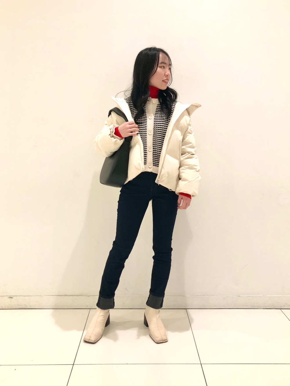 UNIQLO シームレスダウンショートジャケット　ユニクロ　冬　白 ユニクロ公式 | シームレスダウンショートジャケット(レディース)