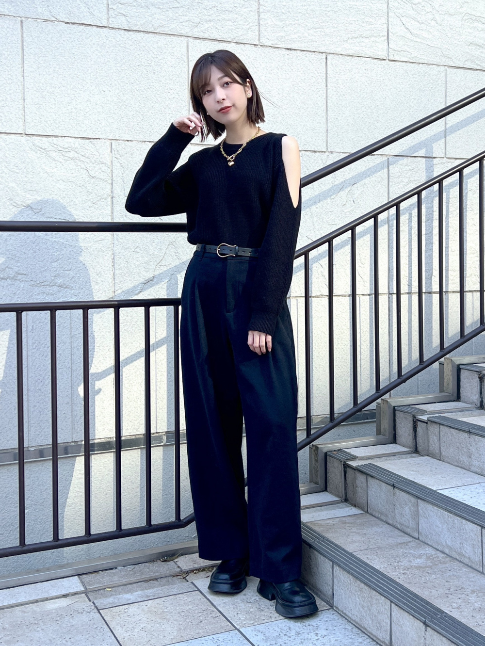 ブラッシュドジャージータックワイドパンツ（丈標準70～72cm）、レザー