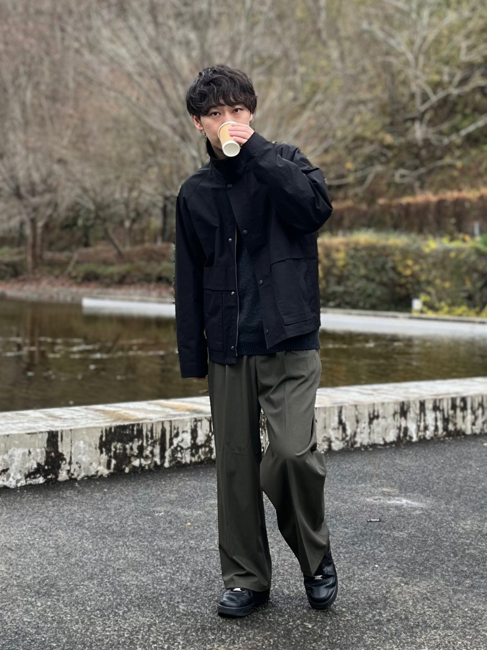 MA-1ブルゾン、ラムクルーネックセーター」の着用コーディネート  