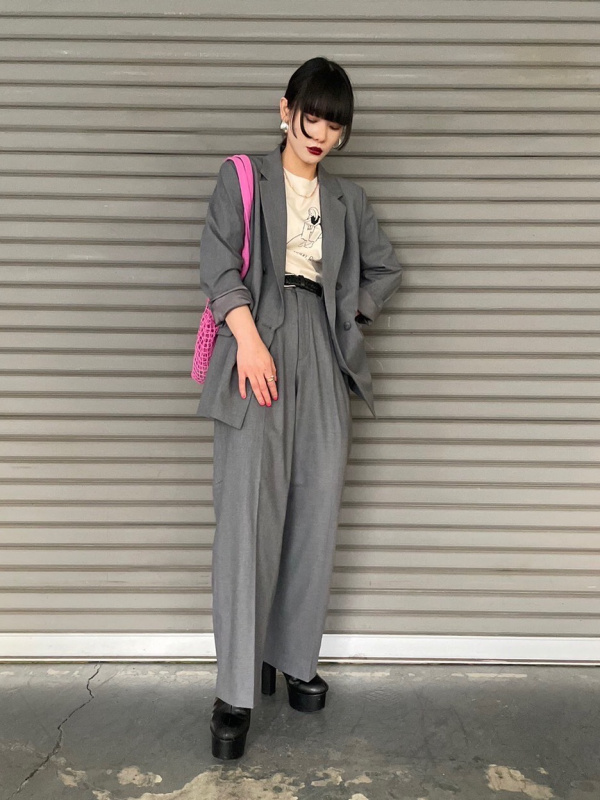 スウェットパンツ、ダブルジャケットのコーディネート・着用イメージ