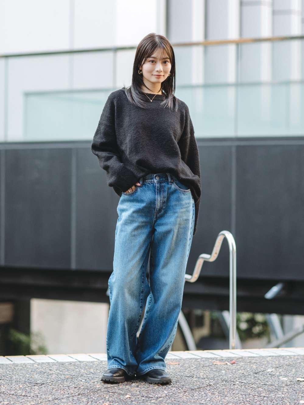 ワイドストレートジーンズ」の着用コーディネート| ユニクロ公式