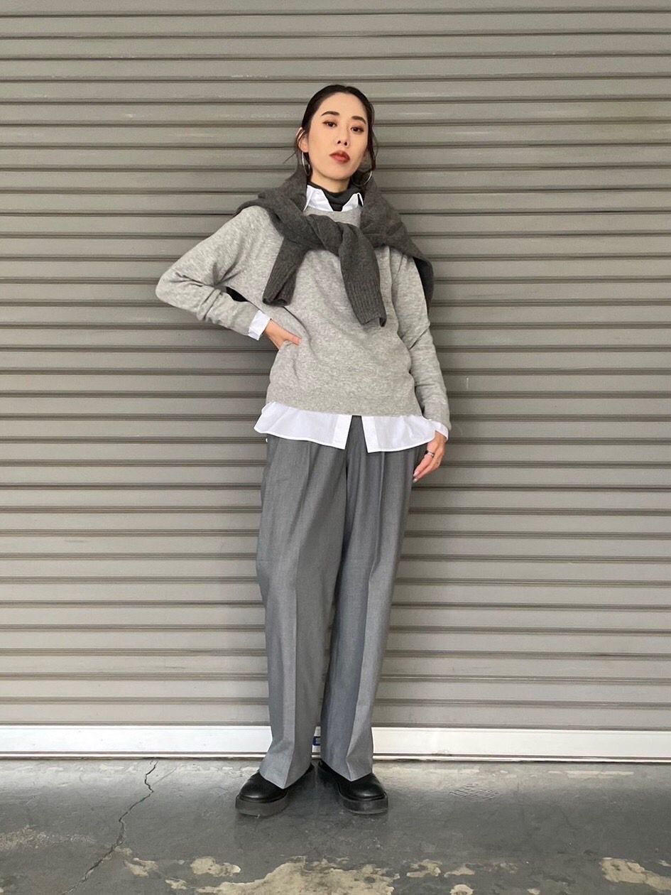 3Dカシミヤクルーネックセーター、プリーツストレートパンツ（丈