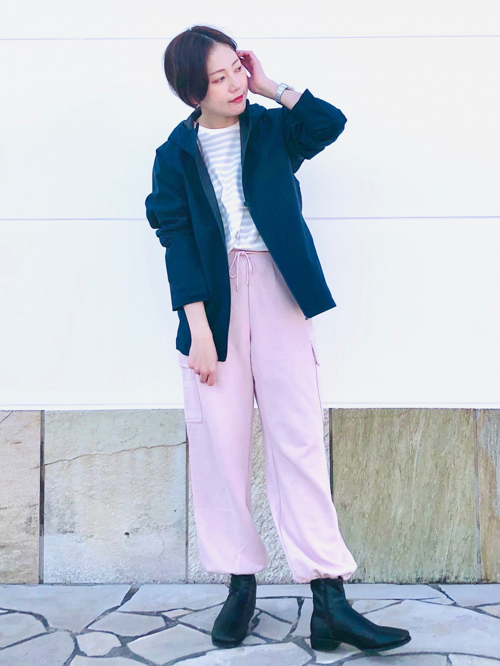 Check styling ideas for「Sweat Cargo Pants、Mini Short Sleeve T