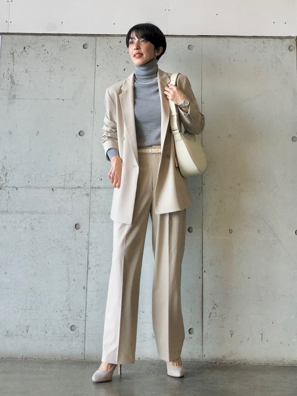 ウルトラストレッチエアリズムワンピース、ダブルジャケット」の着用