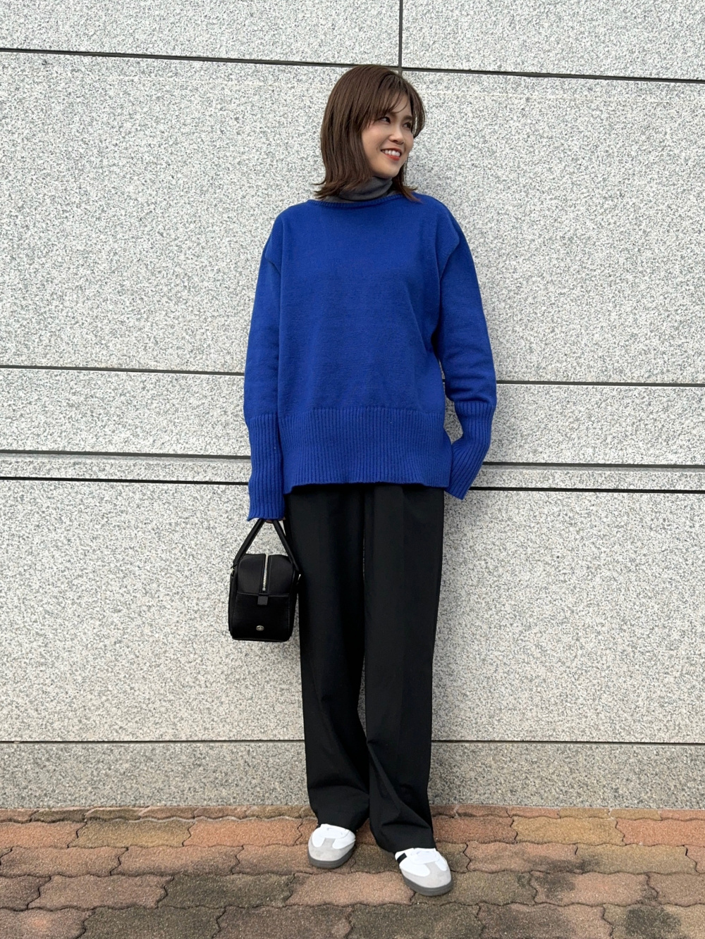 タックワイドパンツ（ツータック・丈長め76cm）」の着用