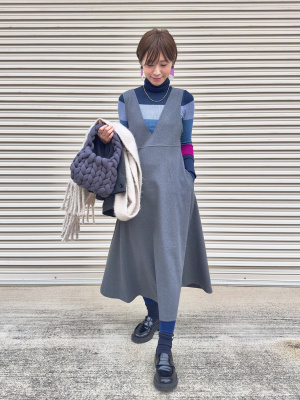 ユニクロ　ブラッシュドジャージージャンパースカート S ブラッシュドジャージージャンパースカート、クルーネックT」の