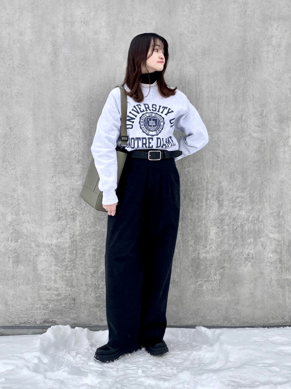 ユニクロ ブラッシュドジャージータックワイドパンツ ネイビー Ｌ 新品 タグ付き ユニクロの「ブラッシュドジャージータックワイドパンツ」、美