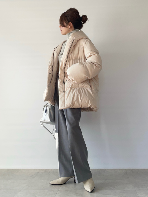 UNIQLO パウダーフィールダウンショートコート　ユニクロ　華金カップル着用！ パウダーフィールダウンショートコートのコーディネート・着用イメージ