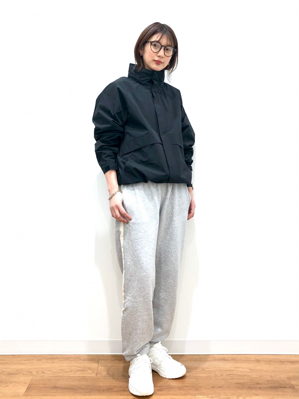 から厳選した ウィンドプルーフフーデッドコート、スウェットパンツ/サイド ジャケット・アウター