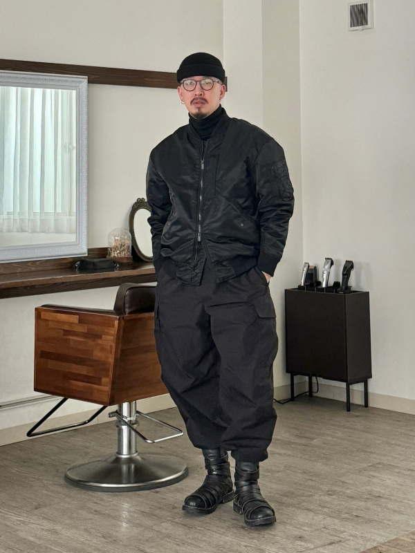 ハイブリッドダウンオーバーサイズMA-1ブルゾン（メンズ）の着用