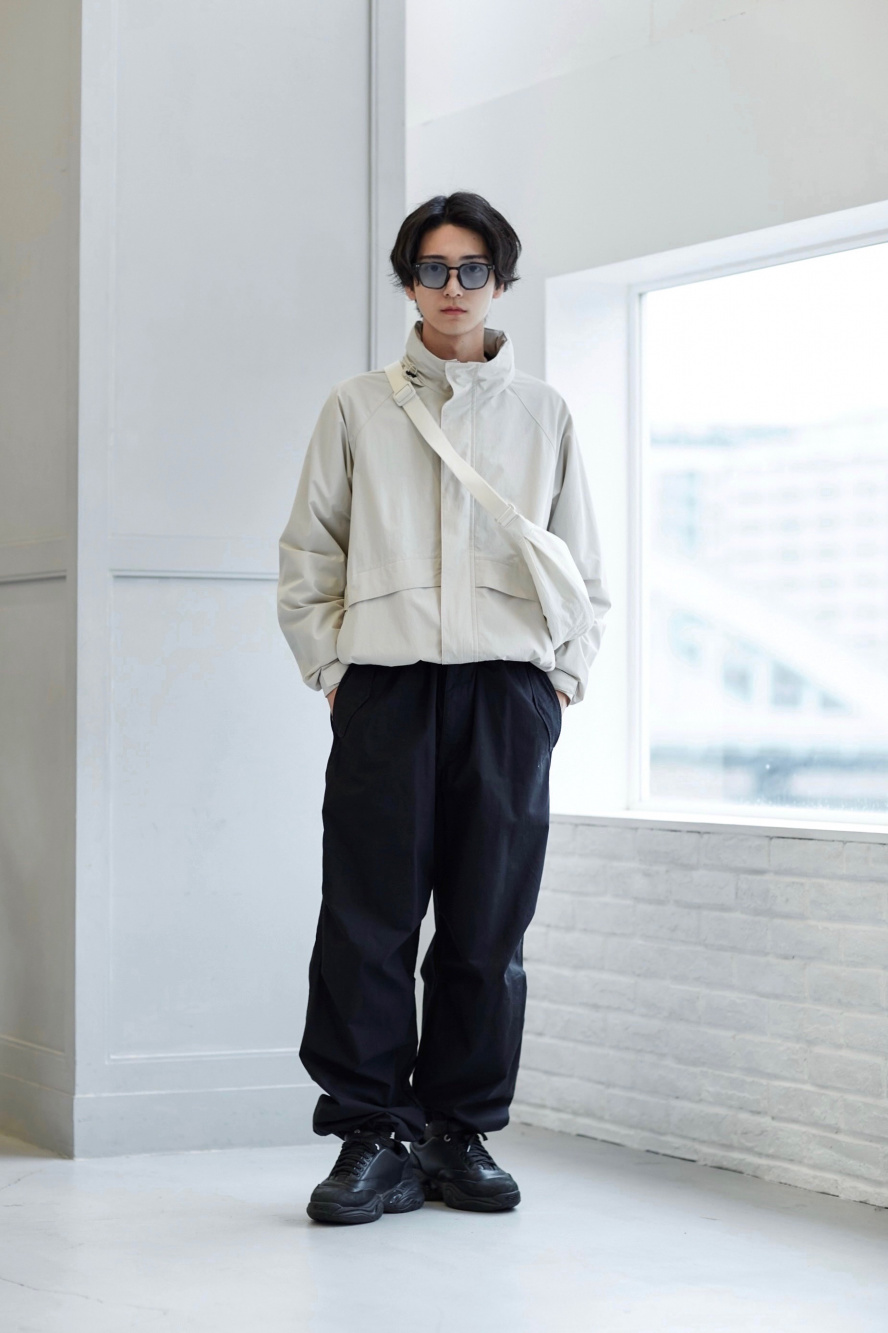 ウィンドプルーフスタンドブルゾン、米津玄師UT KICK BACK