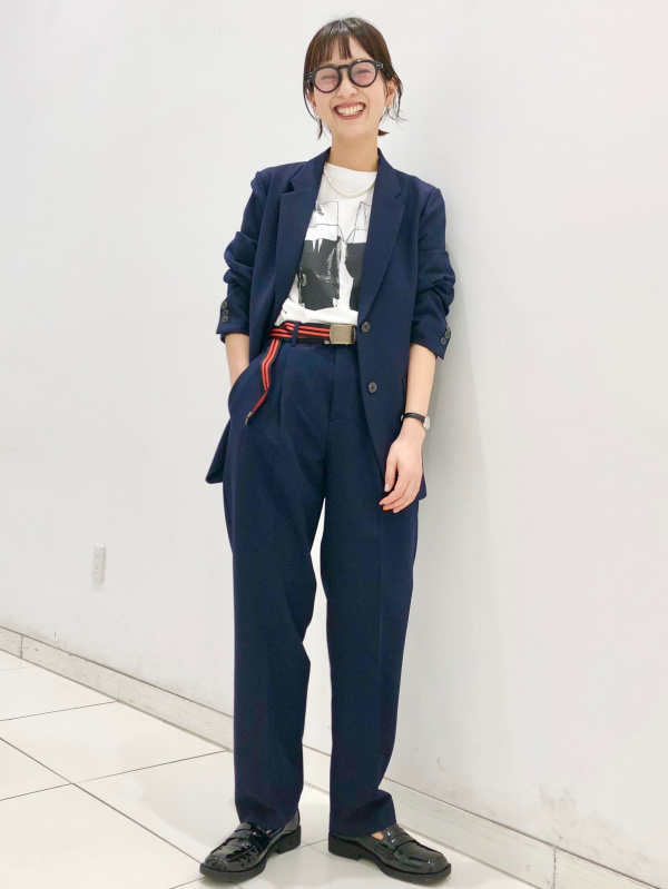 感動ジャケット、感動タックパンツのコーディネート・着用イメージ
