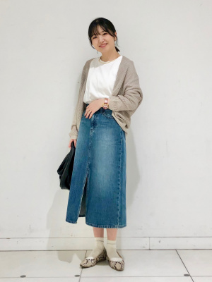 海外限定品！UNIQLO デニムスカート UNIQLO】デニム フロントボタン スカート Aライン M 綿混 - メルカリ