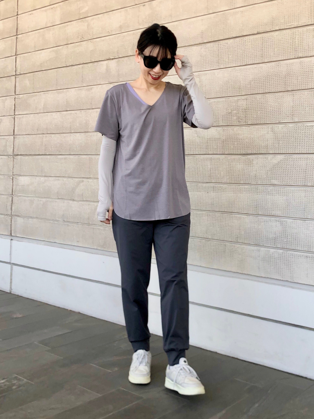 エアリズムシームレスVネックロングTシャツ ユニクロ公式 | エアリズムシームレスVネックロングT(レディース)