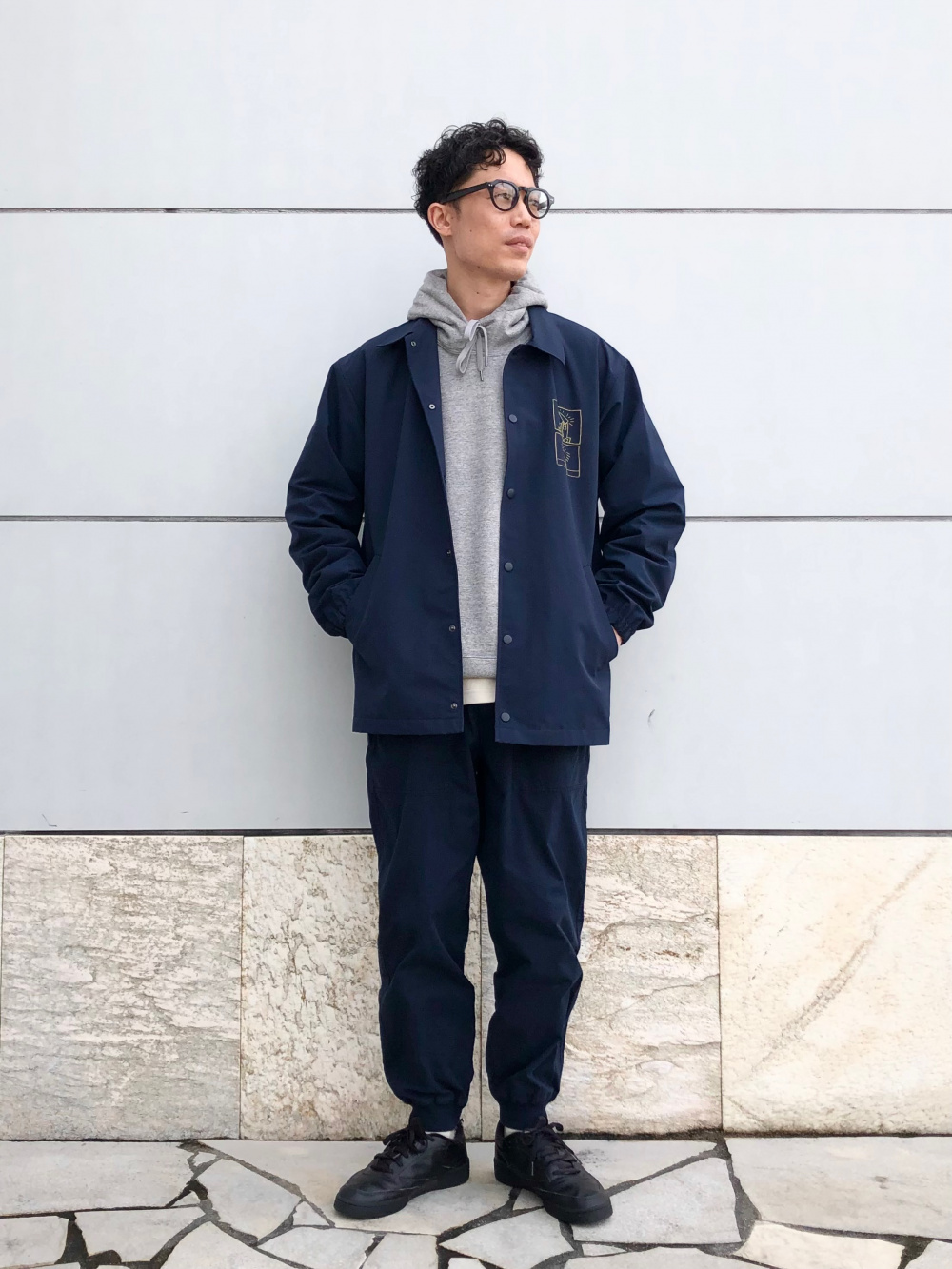 クルーネックパロディーTシャツ長袖