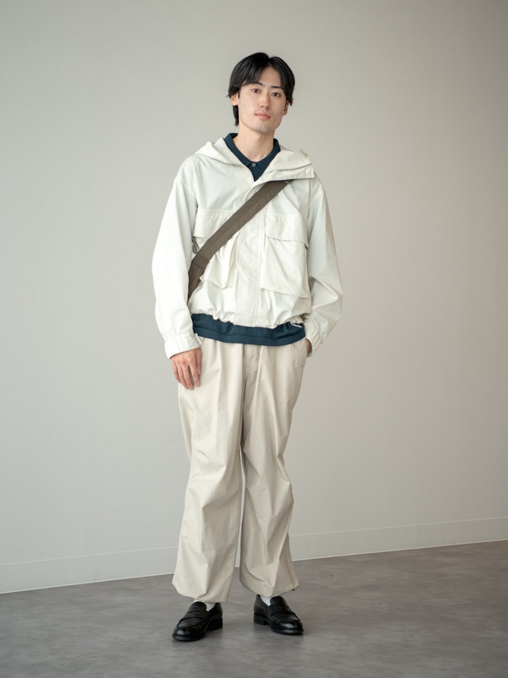 ユニクロU  ユーティリティフーデッドジャケット　ライトグレー　Lサイズ UNIQLO UVカット ユーティリティブルゾン ライトグレー Lサイズ
