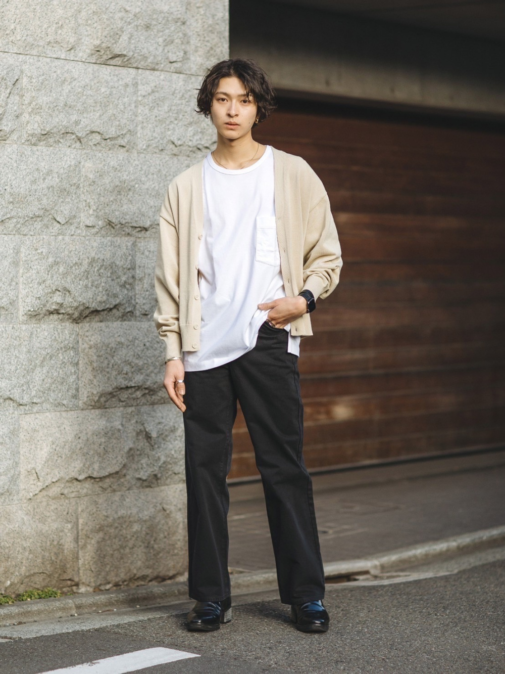 エアリズムコットンリラックスフィットTシャツ/5分袖」の着用