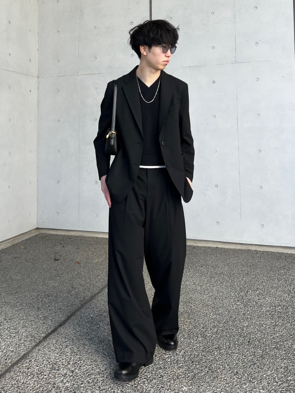 リラックステーラードジャケット、タックワイドストレートパンツの
