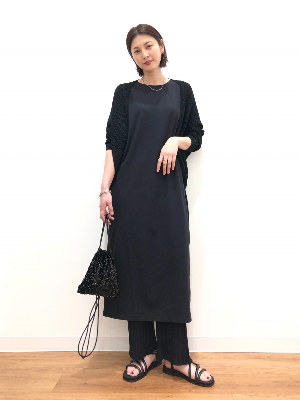 エアリズムコットンブラワンピース」の着用コーディネート| ユニクロ公式