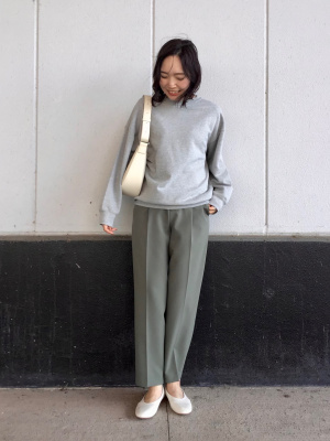 ユニクロ公式 | 感動タックパンツ