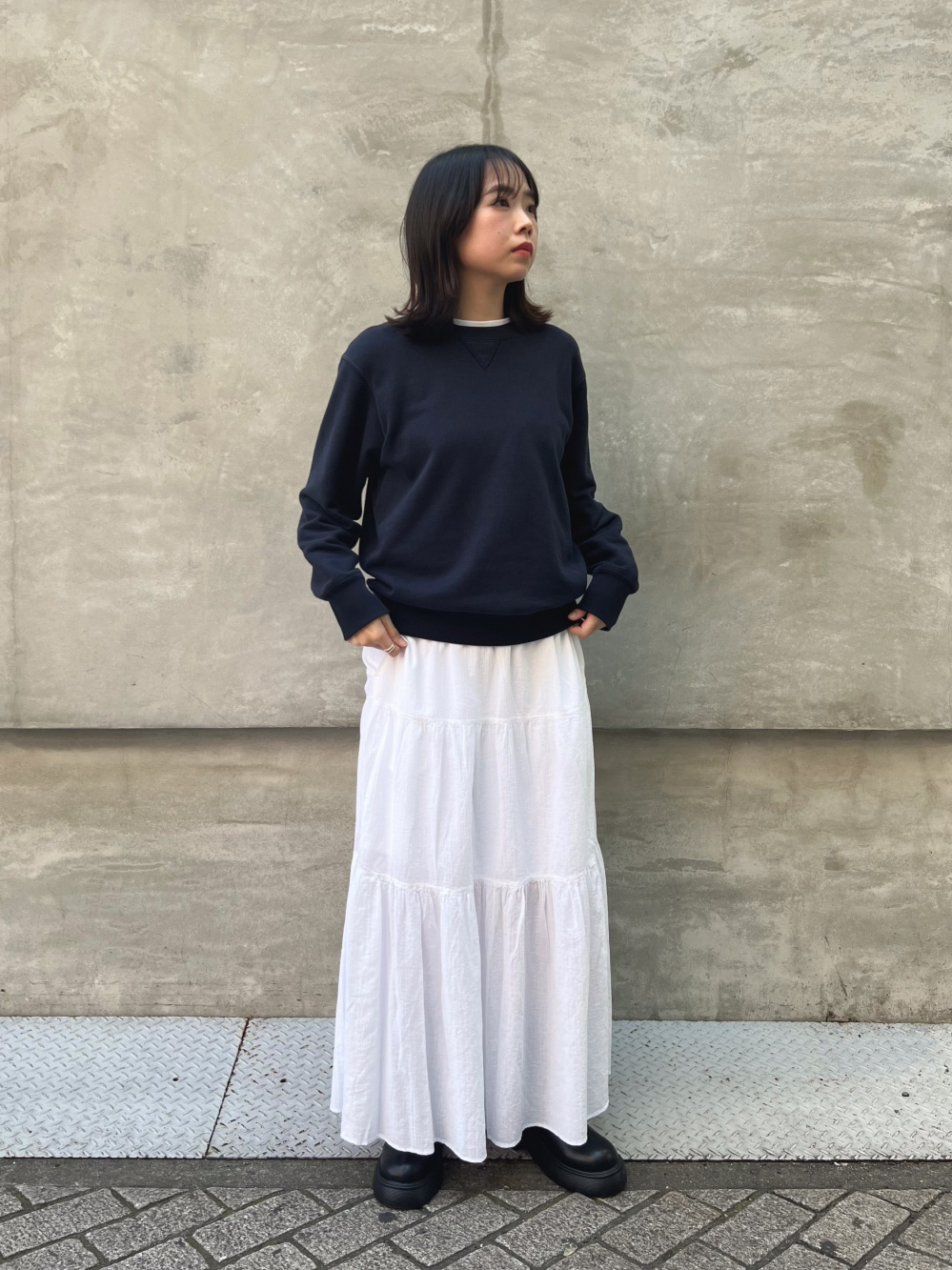 ルーチェホルターノースリーブTシャツ (ブラック)