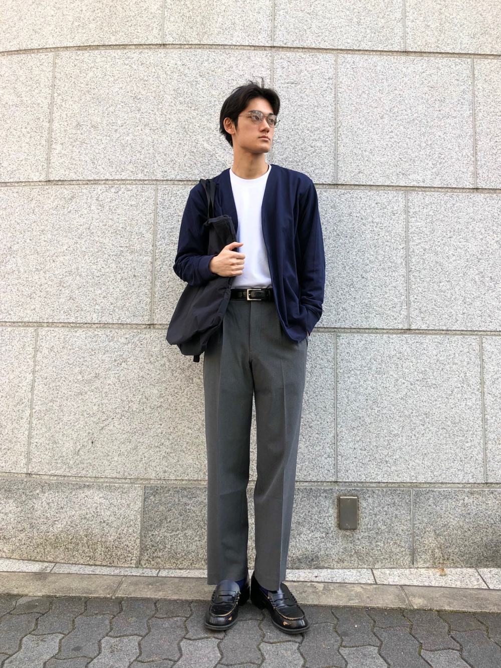コンフォート2Bジャケット/チドリ、タックワイドパンツ」の着用