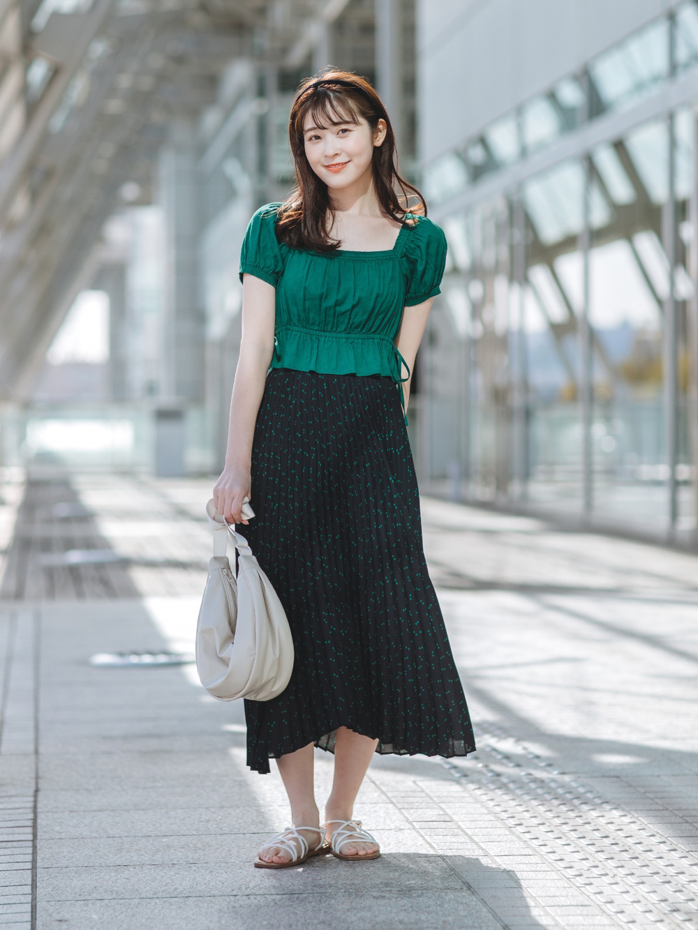 クレープジャージーワンピース/ノースリーブ、プリーツスカート」の