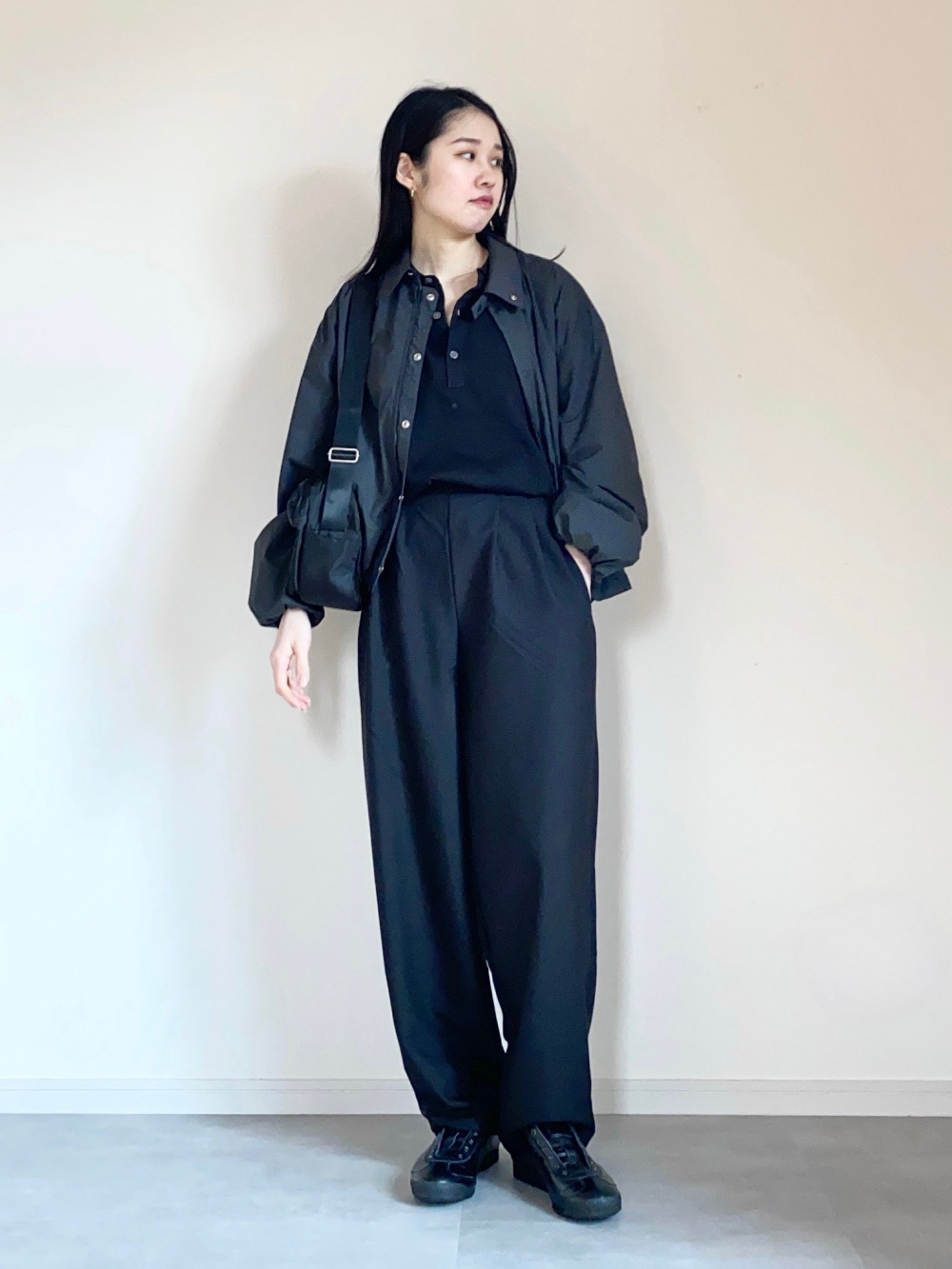 ニットポロシャツ、Vネックカーディガン」の着用コーディネート