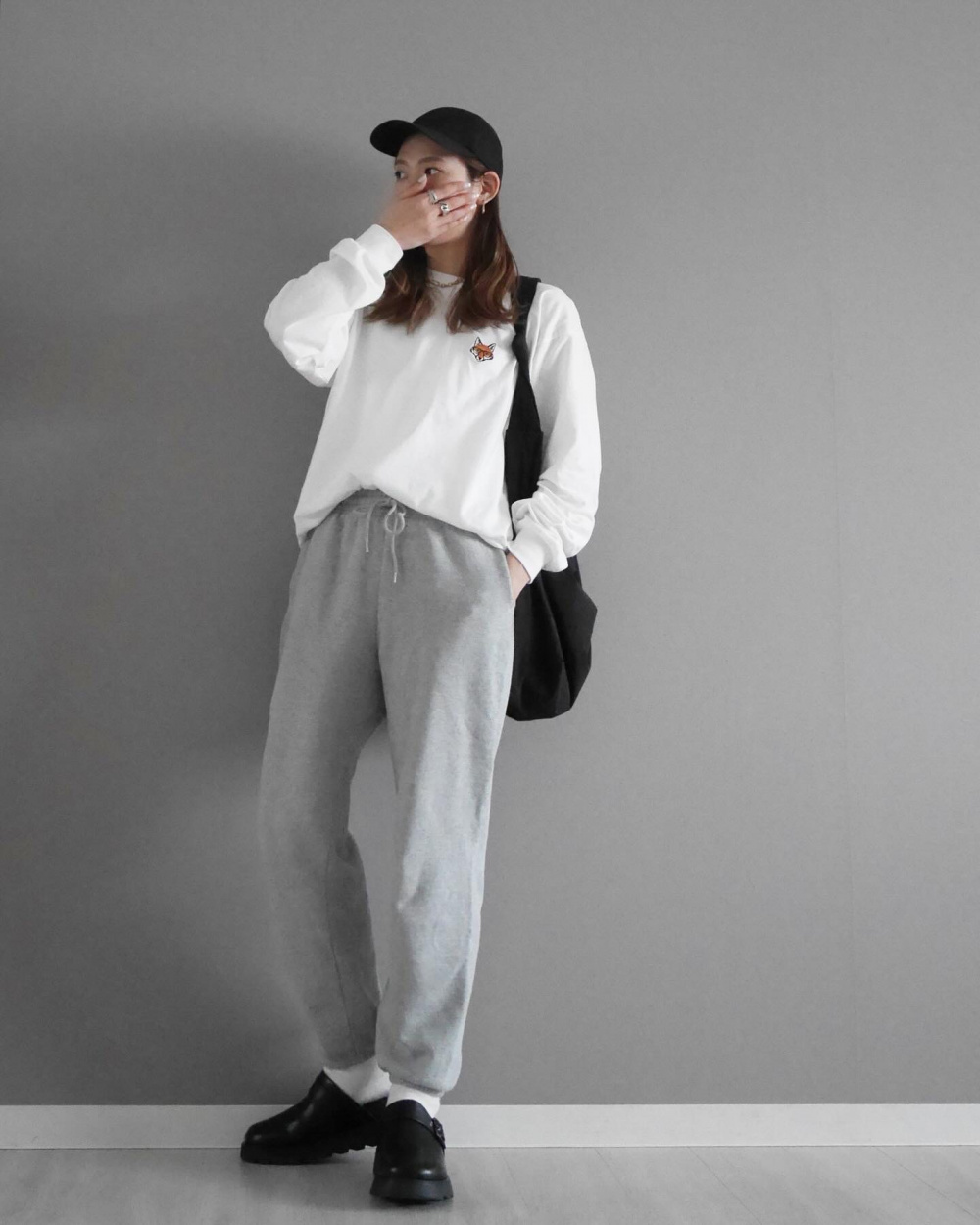 コーデュロイクロップドジャケット、スウェットパンツ（丈標準64～66cm