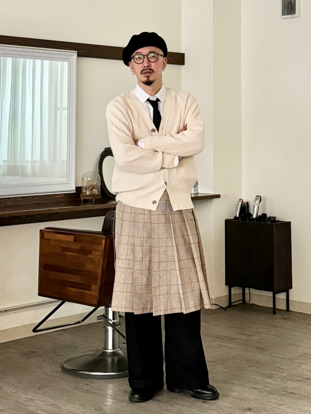 ユニクロ モックネックプルオーバー (L) ホワイト 男女兼用 完売